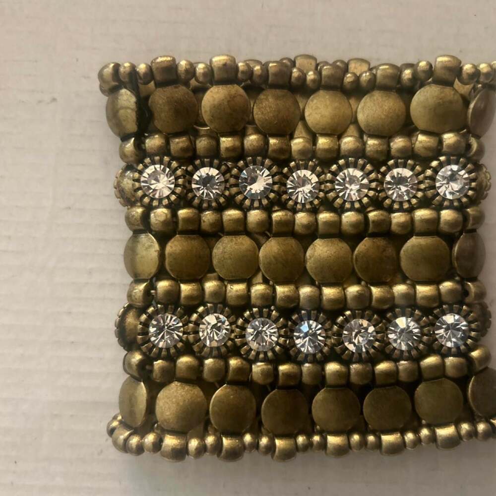 Gold beaded bracelet with rhinestones